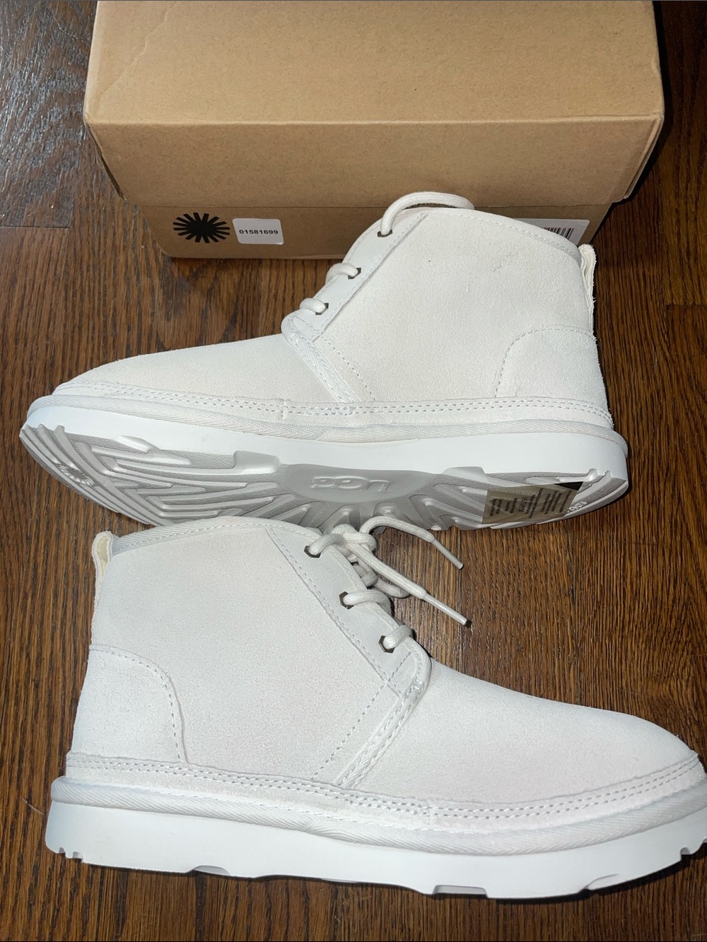 UGG Neumel Chukka boot NIB